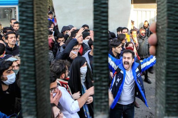 Deadly clashes reported in Iran as protests continue Deadly clashes reported in Iran as protests continue