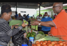 PM Timothy Harris visits local farmer market